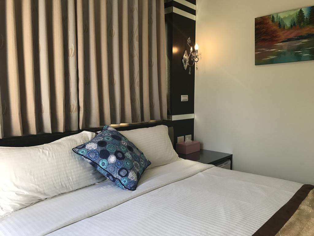 Lucky Bear Guesthouse Magong Buitenkant foto